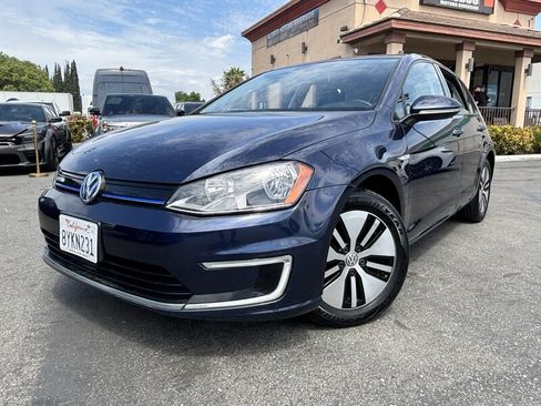 Used 2016 Volkswagen e-Golf SE FWD image 1