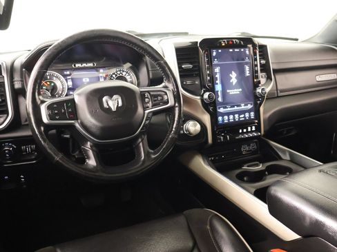Used 2019 RAM 1500 Laramie AWD/4WD image 2