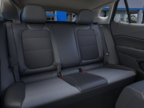 New 2026 Chevrolet Trax LT w/ Sunroof Package FWD image 18