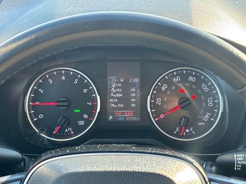 Used 2021 Toyota RAV4 XLE w/ Convenience Package image 18