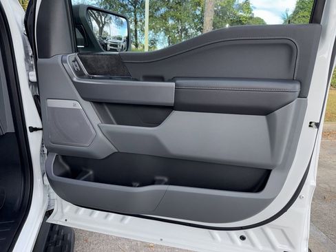 Used 2025 Ford F150 Lightning Flash image 26