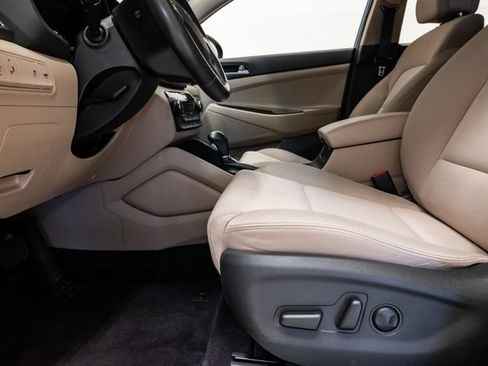 Used 2018 Hyundai Tucson Value w/ Cargo Package FWD image 11