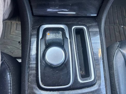 Used 2017 Chrysler 300 Limited RWD image 14