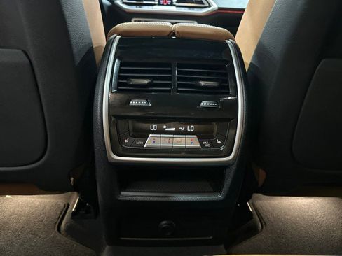 Used 2022 BMW X5 xDrive40i w/ M Sport Package AWD/4WD image 46