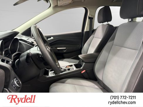 Used 2017 Ford Escape SE w/ SE Cold Weather Package AWD/4WD image 10