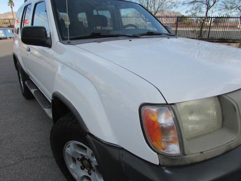 Used 2000 Nissan Xterra XE image 12