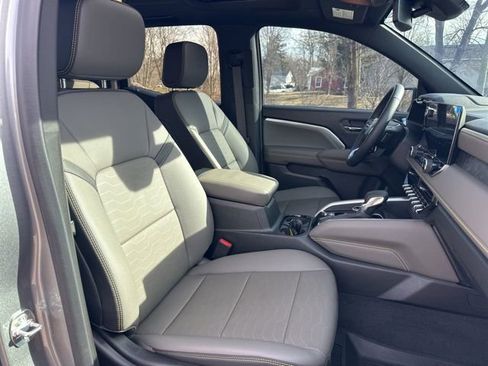 Used 2024 Chevrolet Colorado ZR2 w/ ZR2 Convenience Package III image 34