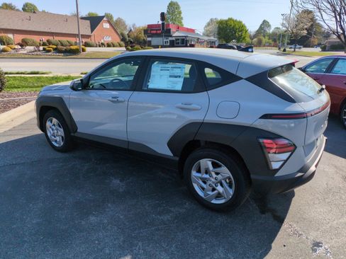 New 2026 Hyundai Kona SE FWD image 5