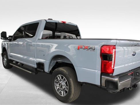 Used 2025 Ford F250 Lariat w/ FX4 Off-Road Package AWD/4WD image 12