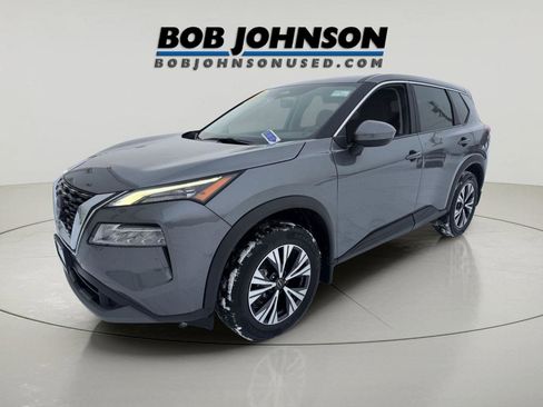 Used 2023 Nissan Rogue SV image 3