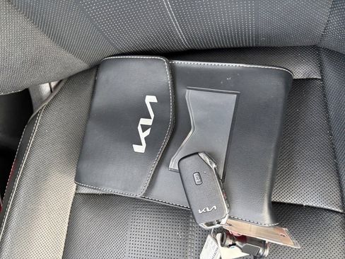 Used 2022 Kia Telluride EX image 38