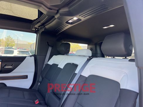 Used 2024 GMC Hummer EV 2X w/ Extreme Off-Road Package AWD/4WD image 21