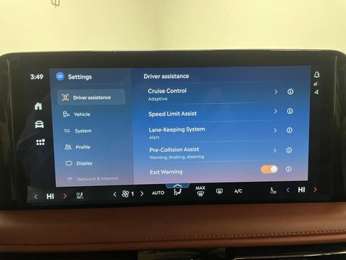 Used 2025 Lincoln Aviator Reserve w/ Equipment Group 201A image 12