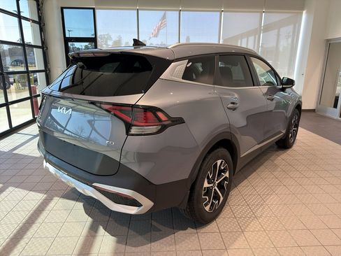 Used 2025 Kia Sportage EX image 5