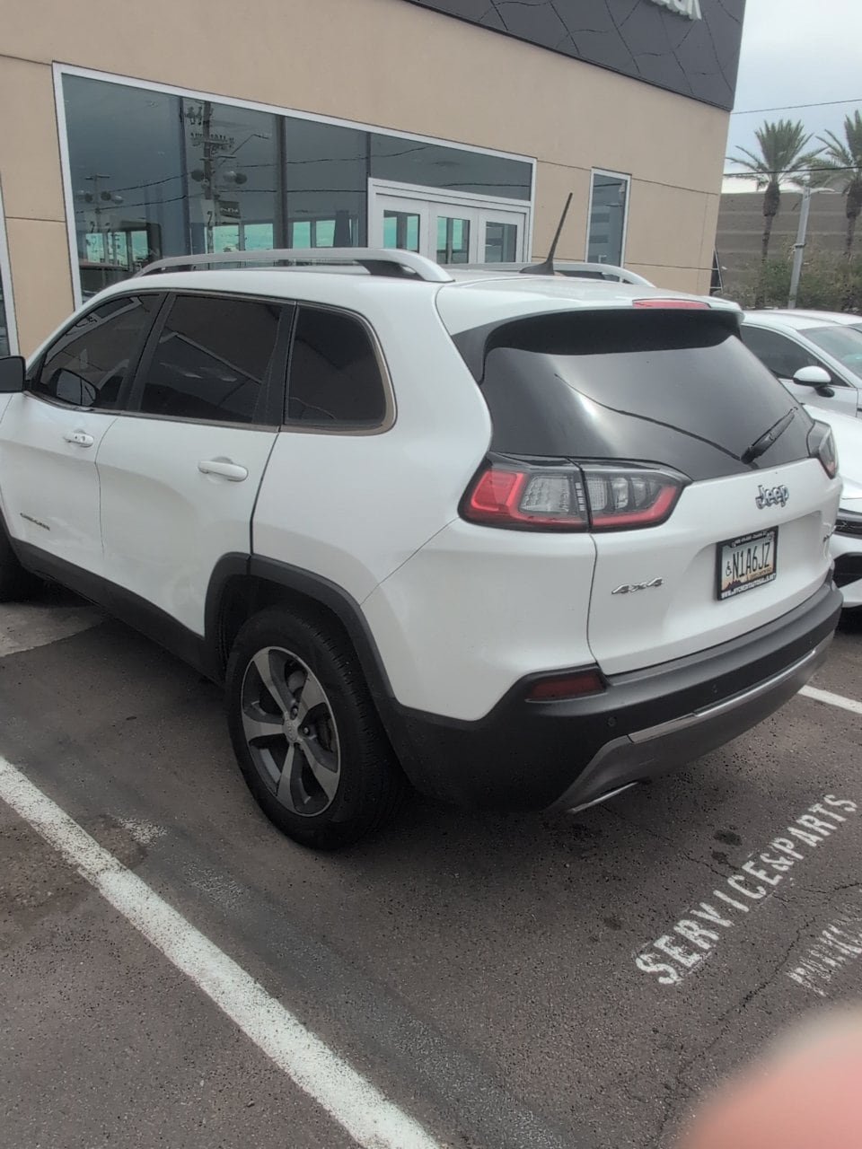 Used 2019 Jeep Cherokee Limited AWD/4WD image 14