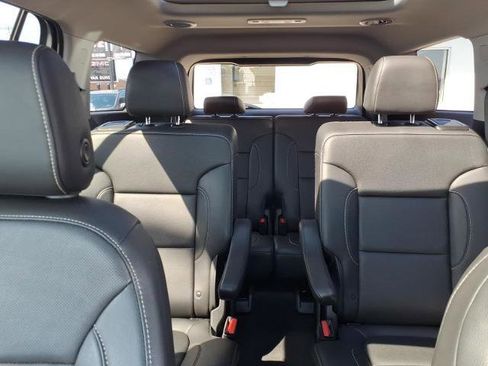 Used 2023 GMC Acadia SLT w/ Preferred Package AWD/4WD image 31