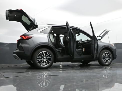 New 2024 Ford Escape SE image 32