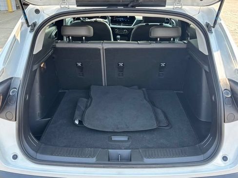 Used 2024 Chevrolet Trax ACTIV w/ Sunroof Package FWD image 33