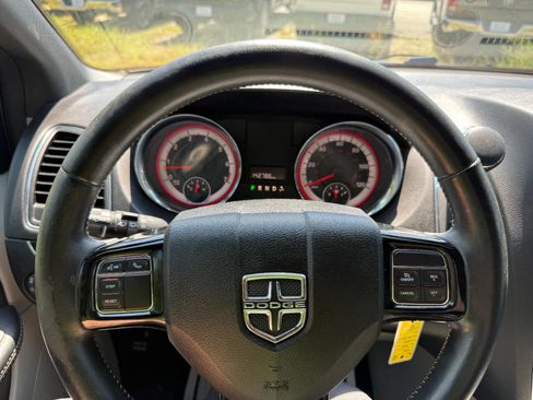 Used 2018 Dodge Grand Caravan SXT image 25