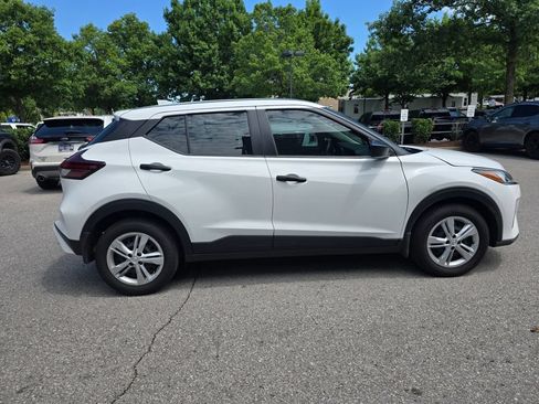 Certified 2025 Nissan Kicks Play S FWD image 9