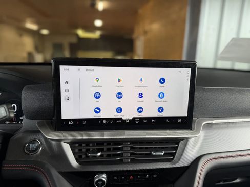 Used 2025 Ford Explorer ST-Line w/ Premium Package image 33