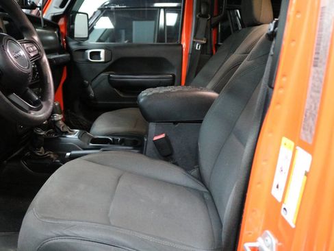 Used 2019 Jeep Wrangler Unlimited Sport image 18