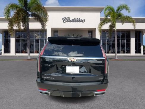 Used 2022 Cadillac Escalade Premium Luxury w/ LPO, Illumination Package RWD image 12