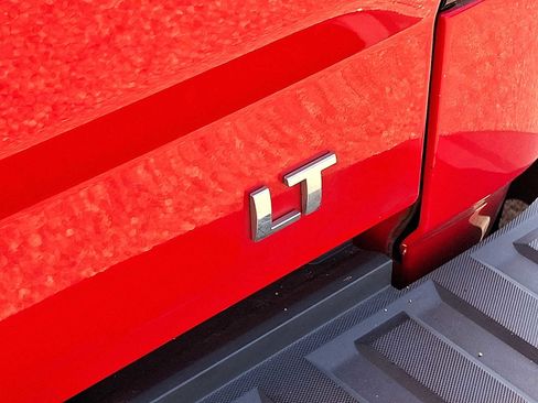 Used 2018 Chevrolet Silverado 1500 LT w/ All Star Edition image 30