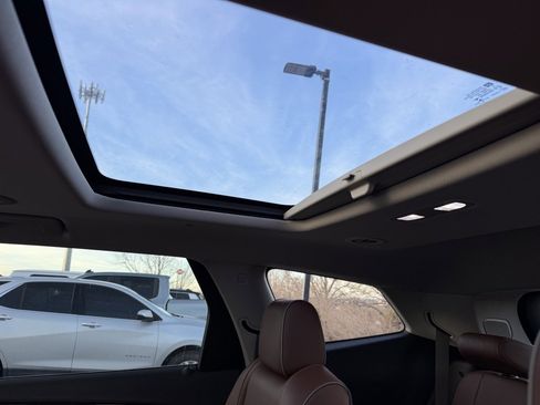 Used 2021 Buick Enclave Avenir w/ Avenir Technology Package image 29