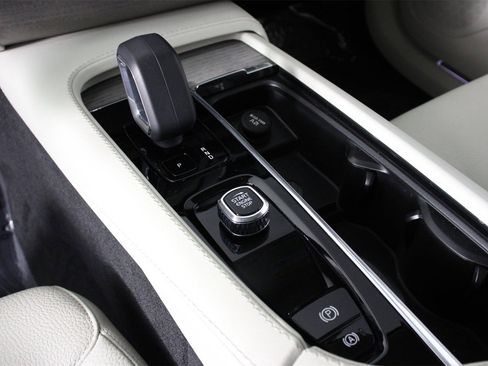 Certified 2023 Volvo XC90 T8 Plus image 15