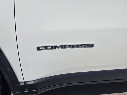 Used 2021 Jeep Compass Limited AWD/4WD image 5