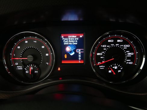 Used 2013 Dodge Charger SXT image 21