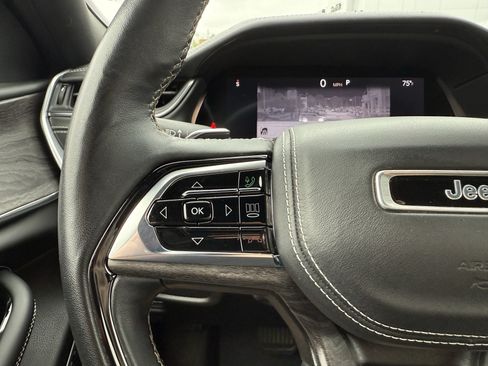 Used 2022 Jeep Grand Cherokee L Overland w/ Advanced Protech Group III AWD/4WD image 16