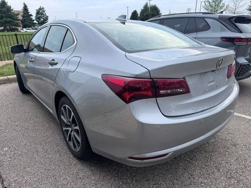 Used 2017 Acura TLX V6 SH-AWD w/ Advance Package image 4