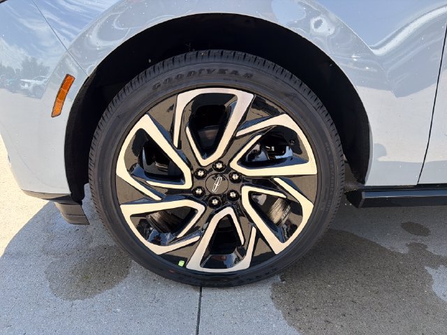 New 2026 Lincoln Navigator Reserve AWD/4WD image 12