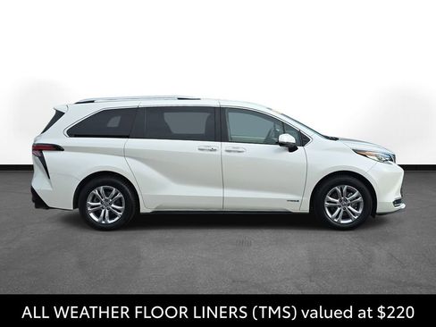 Certified 2021 Toyota Sienna Platinum AWD/4WD image 5