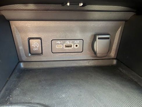Certified 2025 Nissan Sentra SR w/ SR Premium Package FWD image 22