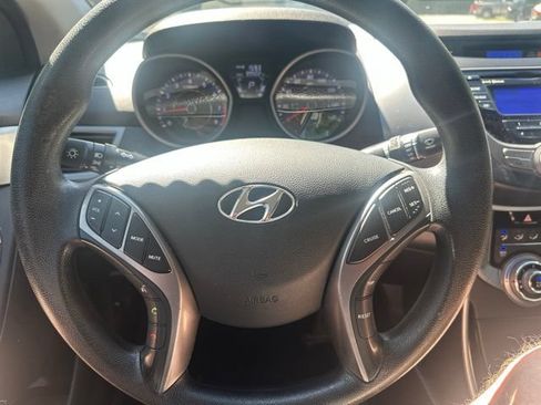 Used 2013 Hyundai Elantra FWD image 11