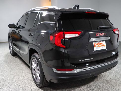 Used 2024 GMC Terrain SLT FWD image 9