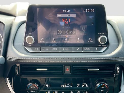 Used 2023 Nissan Rogue SV image 18