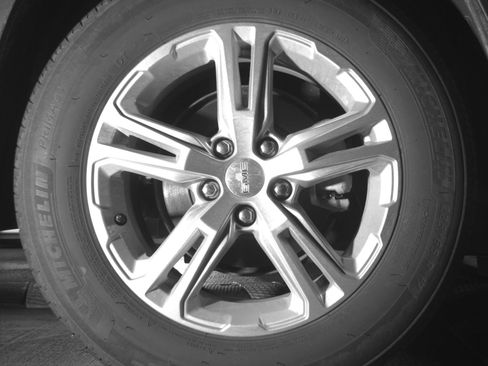 Used 2024 GMC Terrain SLE FWD image 15
