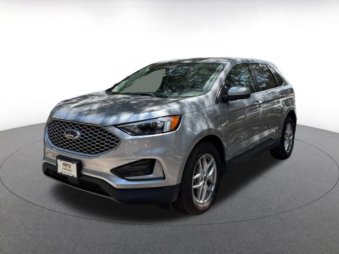 Used 2024 Ford Edge SEL AWD/4WD image 3