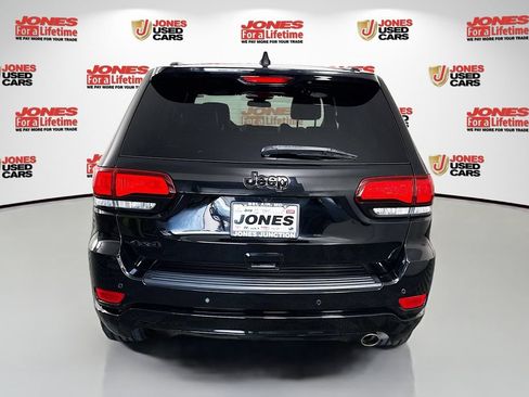 Used 2021 Jeep Grand Cherokee Laredo X AWD/4WD image 16