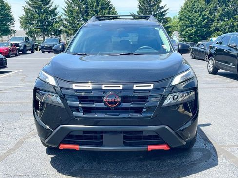 Used 2025 Nissan Rogue SV AWD/4WD image 9