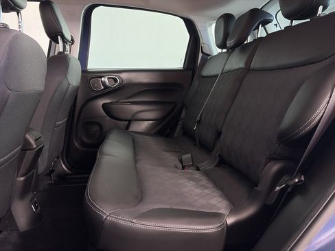 Used 2018 FIAT 500L Pop w/ Premium Group FWD image 7