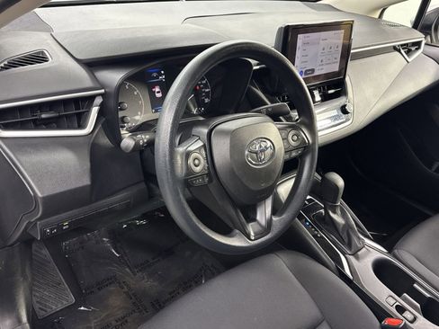 Used 2023 Toyota Corolla LE image 7