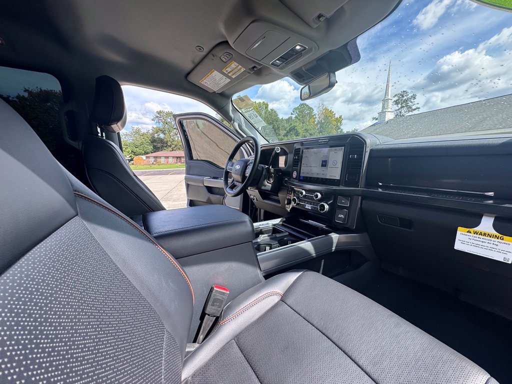Used 2025 Ford F250 Lariat AWD/4WD image 28