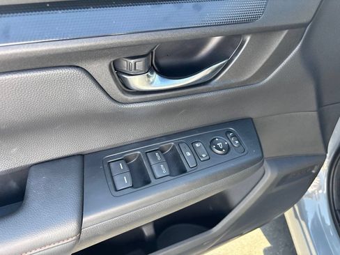 Used 2025 Honda CR-V Sport image 16