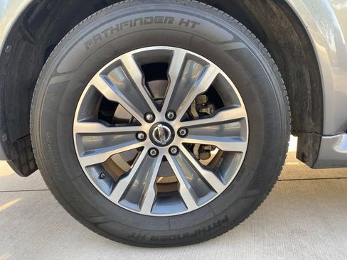 Used 2020 Nissan Armada SL RWD image 5