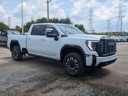 New 2026 GMC Sierra 3500 Denali Ultimate AWD/4WD image 8